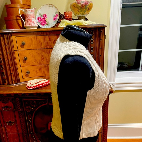 Handknit wool vest - Picture 2 of 6